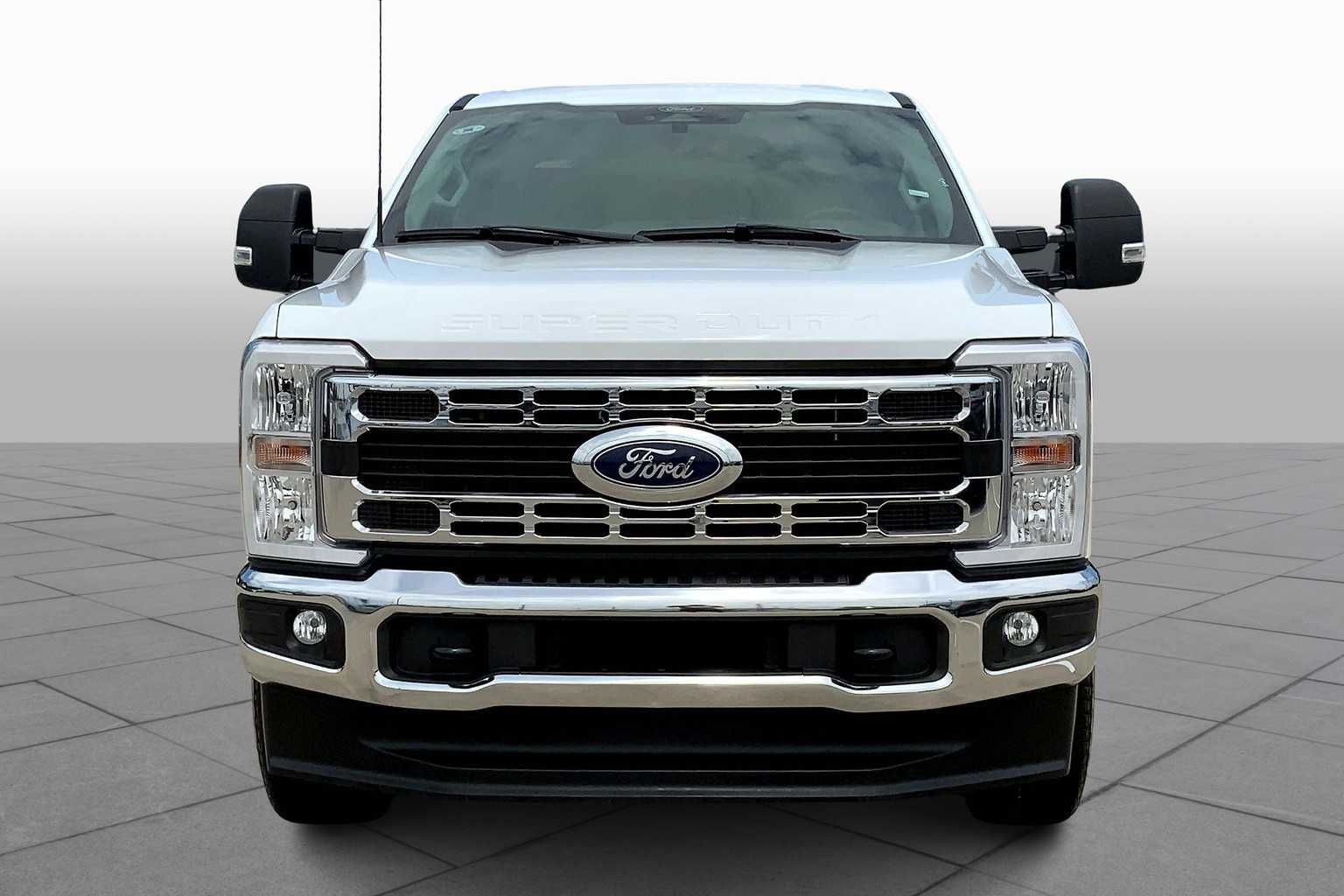 2024 Ford F-250 XLT photo 3