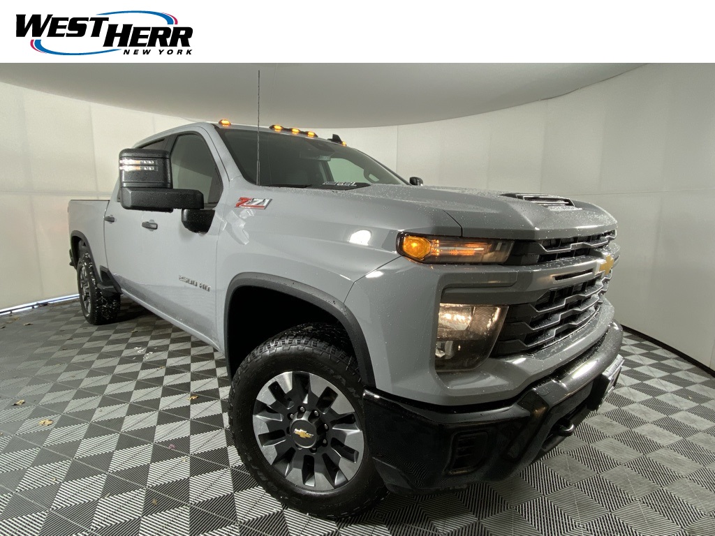 2024 Chevrolet Silverado 2500HD Custom's photo