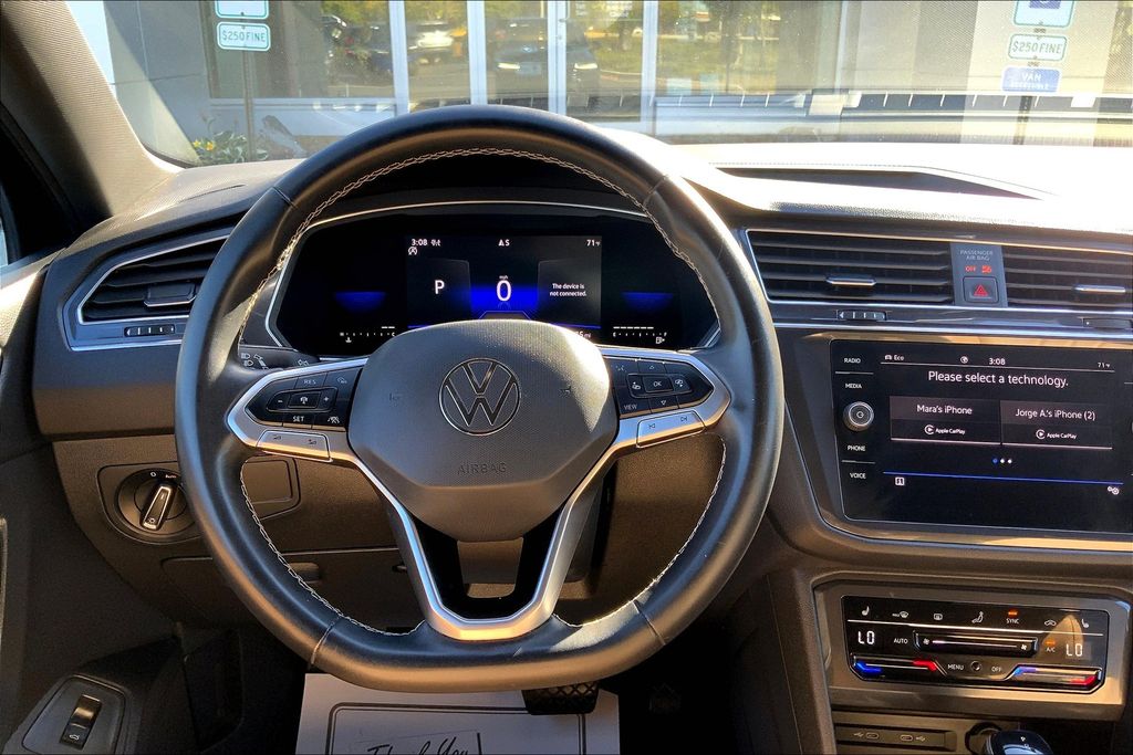 2022 Volkswagen Tiguan SE photo 3