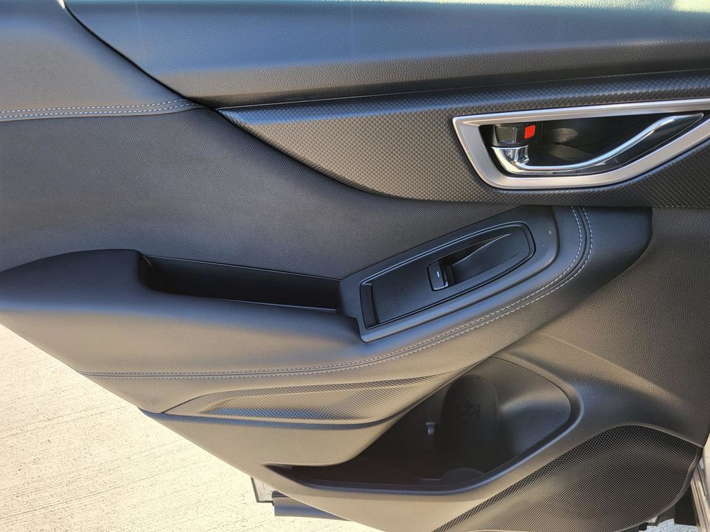 2023 Subaru Forester Premium photo 9