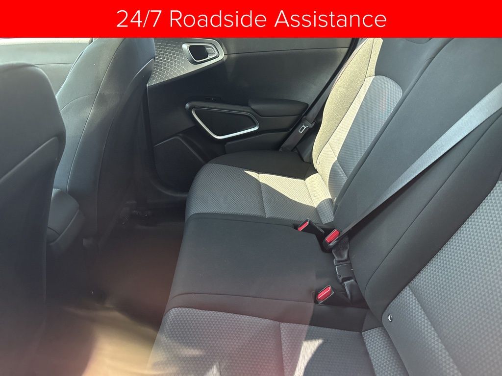 2023 Kia Soul LX photo 3