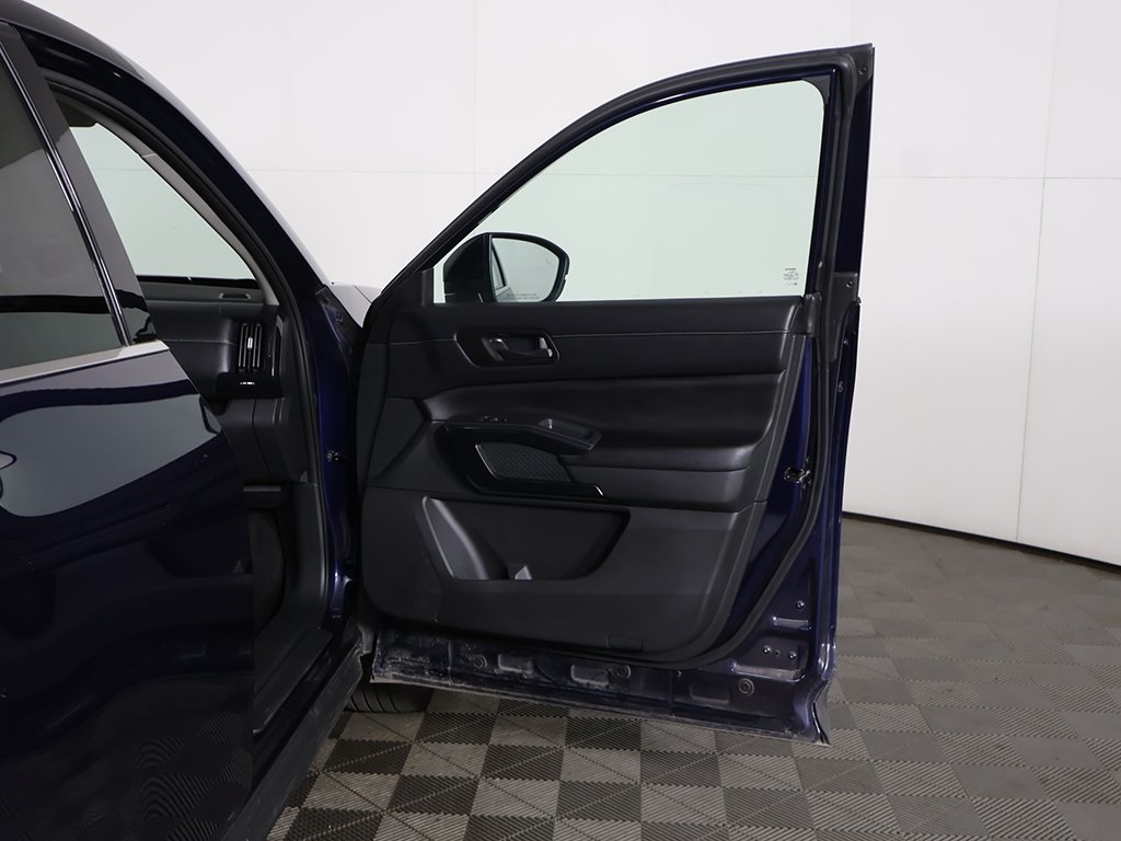 2024 Nissan Pathfinder SV photo 17