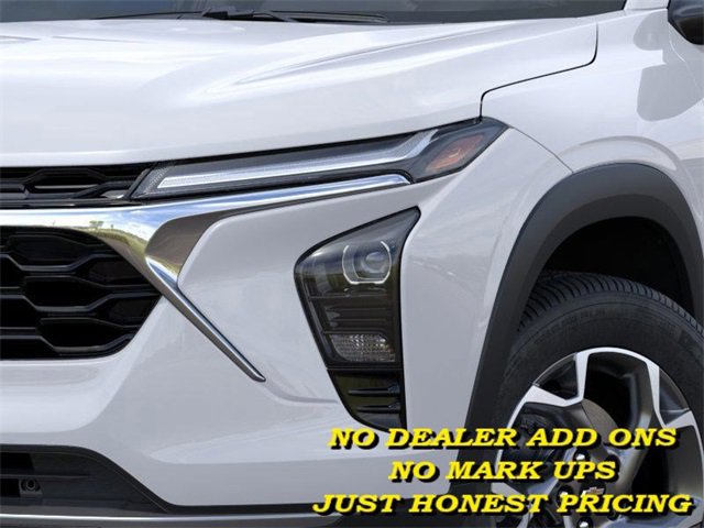 2025 Chevrolet Trax LT photo 9