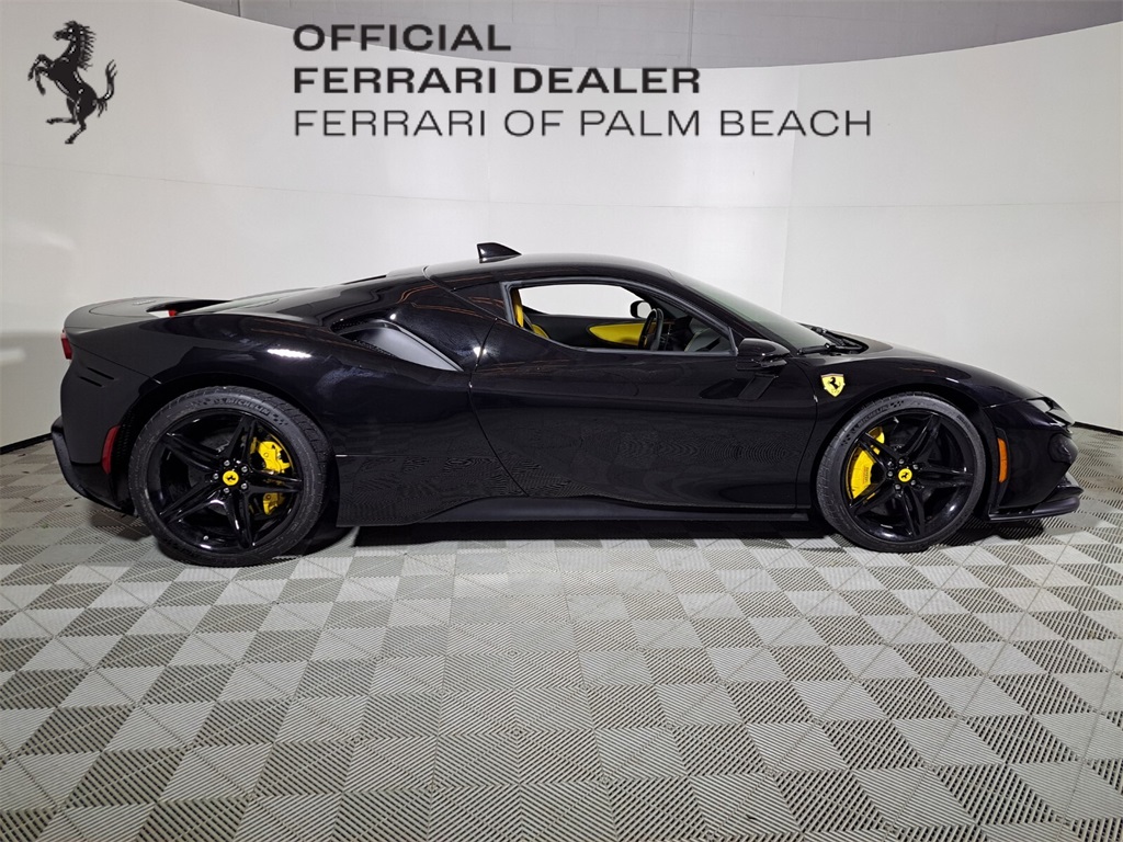 2023 Ferrari SF90 Stradale Base photo 2