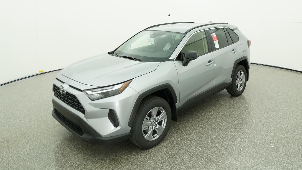 2025 Toyota RAV4 LE's photo