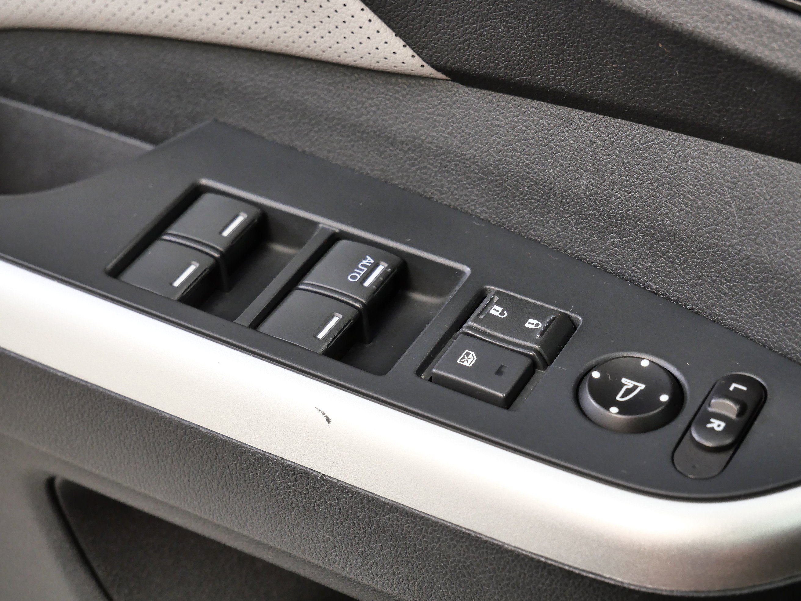 2016 Honda CR-V EX-L photo 29