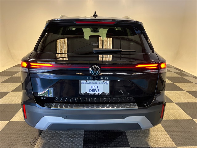 2025 Volkswagen Tiguan SE photo 4