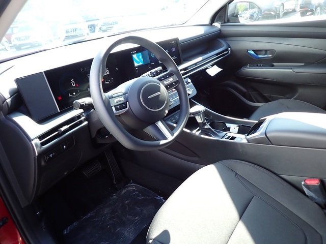 2025 Hyundai Tucson SE photo 14