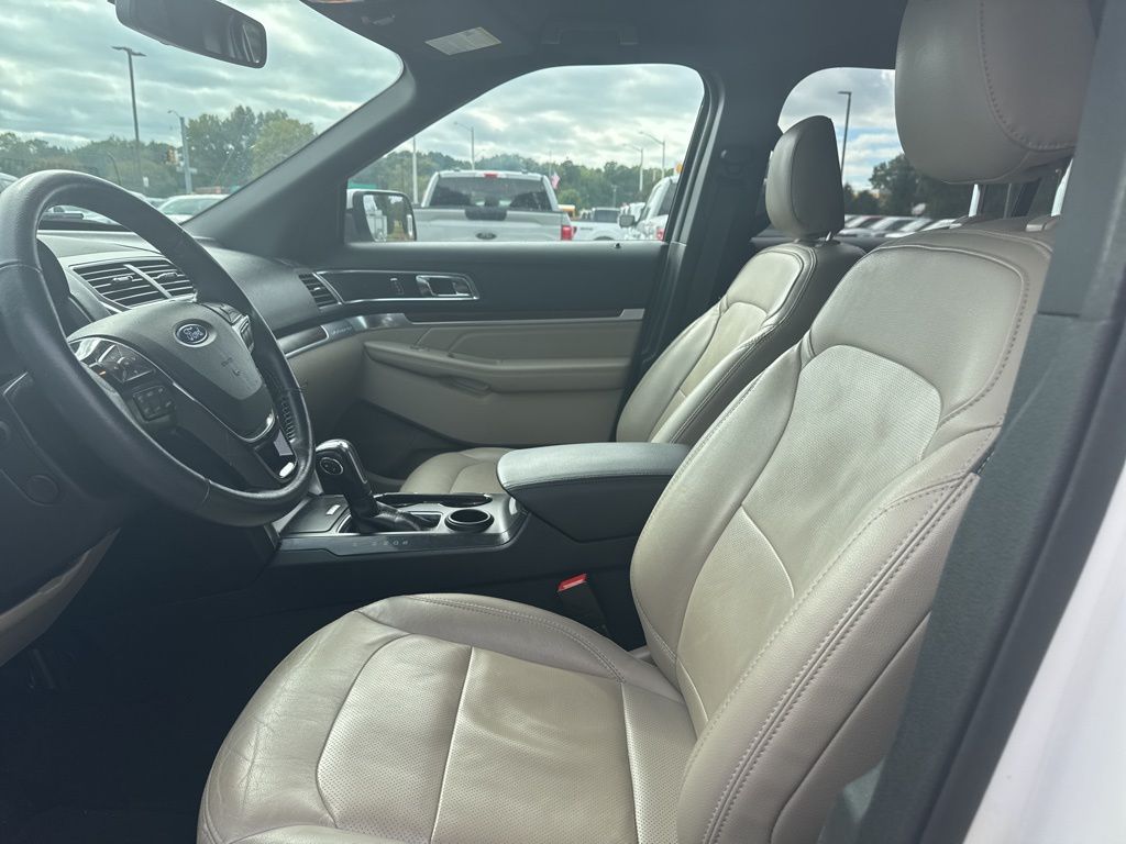 2019 Ford Explorer Limited photo 6
