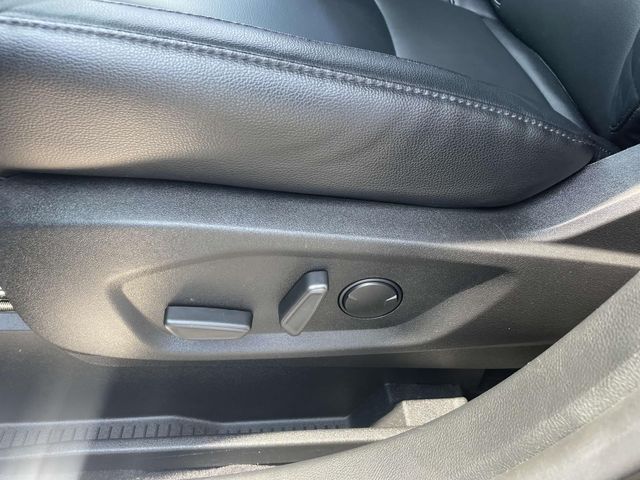 2024 Ford Edge Titanium photo 19