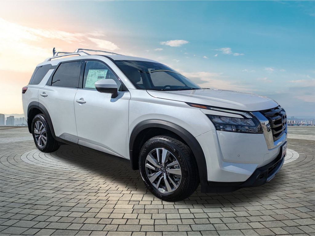 2025 Nissan Pathfinder SL's photo
