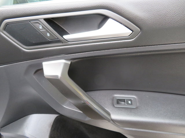 2021 Volkswagen Tiguan SE photo 10