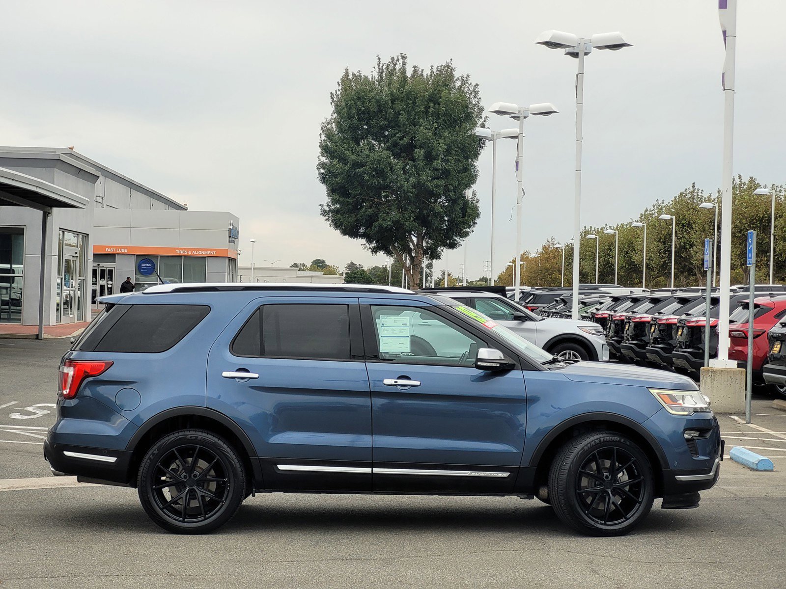 2019 Ford Explorer Platinum photo 3