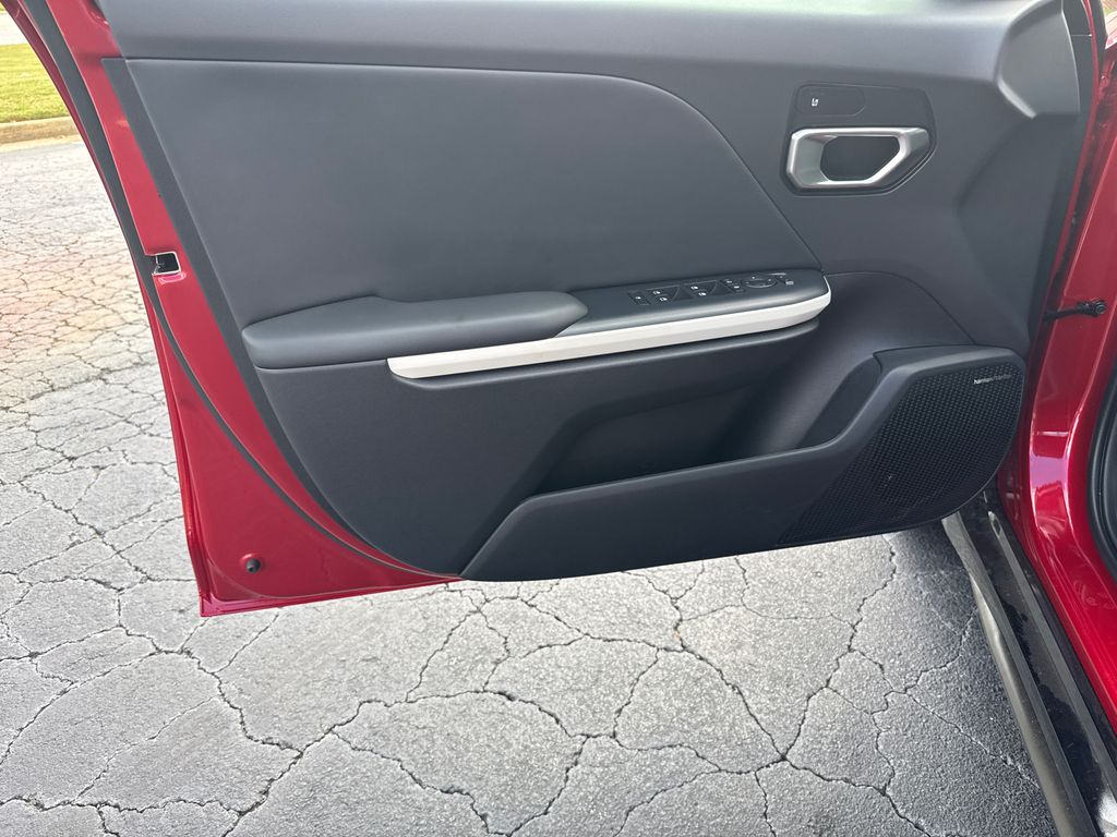 2025 Kia K4 GT-Line Turbo photo 11