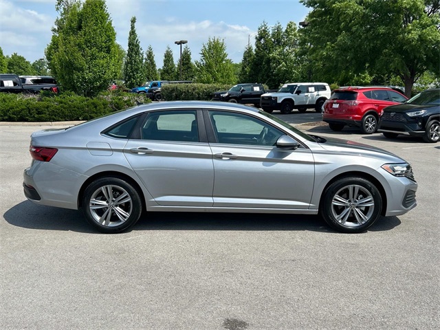 2024 Volkswagen Jetta 1.5T SE photo 3