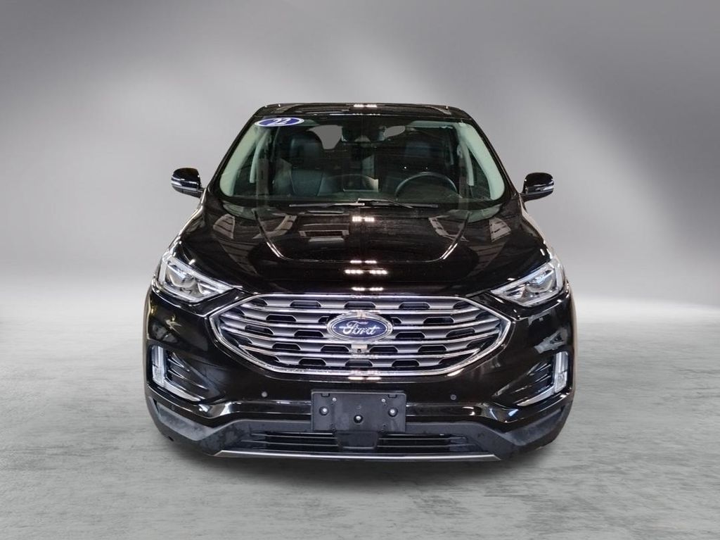 2022 Ford Edge Titanium photo 2