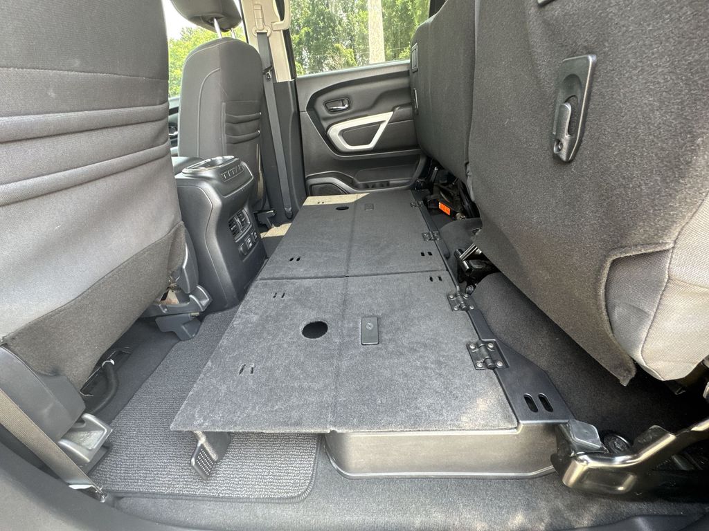 2021 Nissan Titan SV photo 24