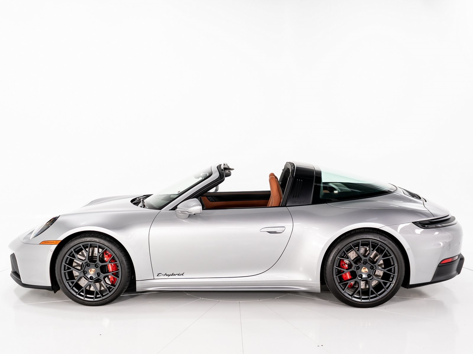 2025 Porsche 911 Targa 4 GTS photo 2
