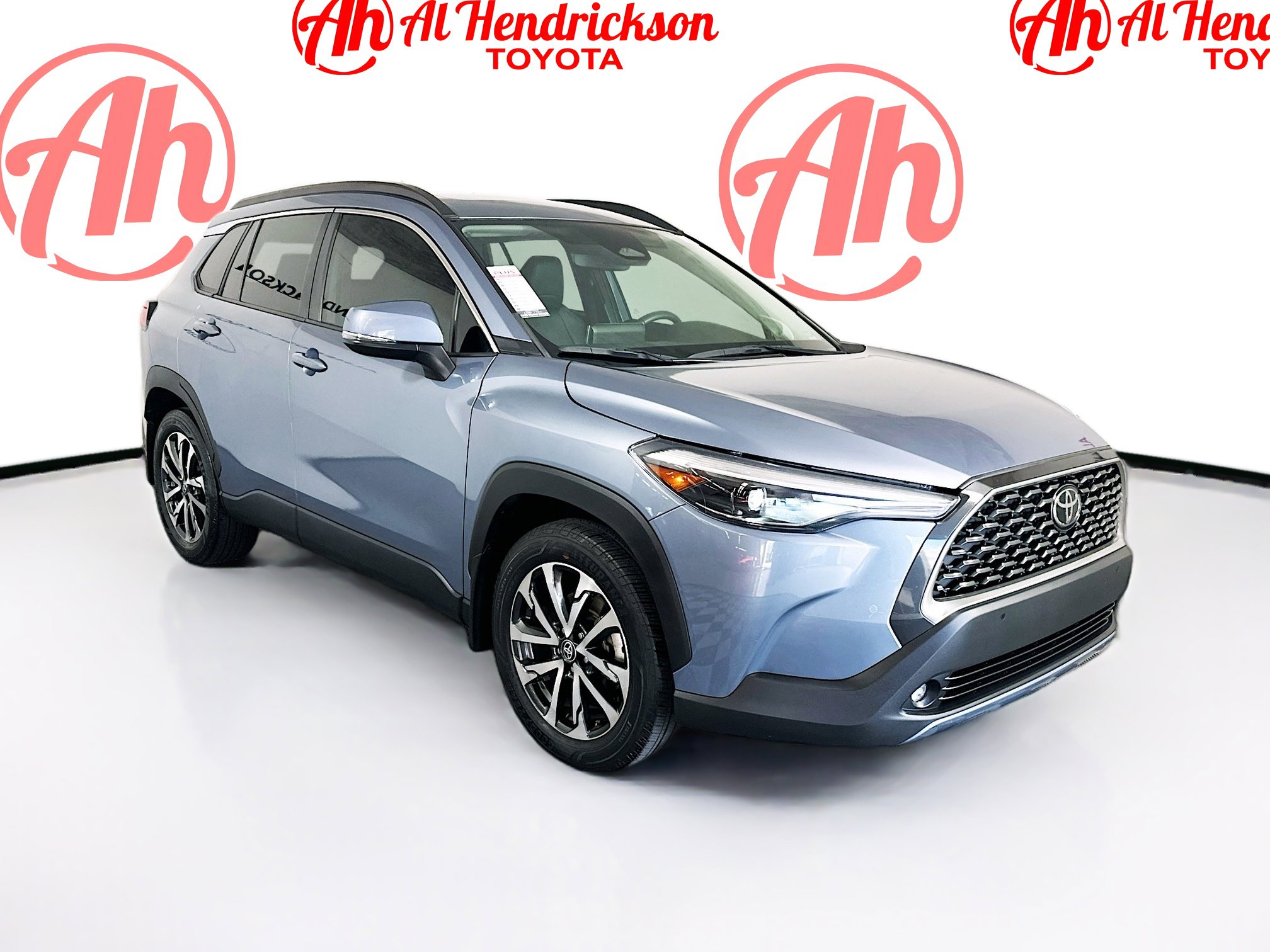 2023 Toyota Corolla Cross XLE's photo