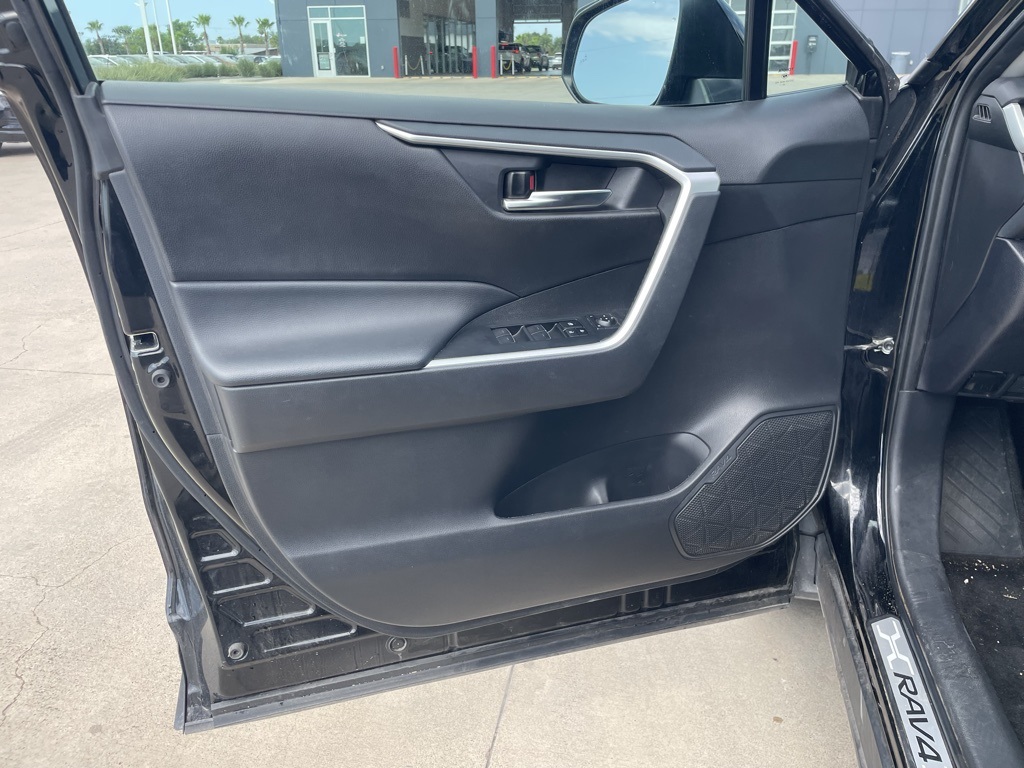2024 Toyota RAV4 XLE Premium photo 11