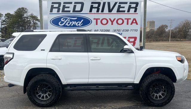 2023 Toyota 4Runner SR5 Premium's photo