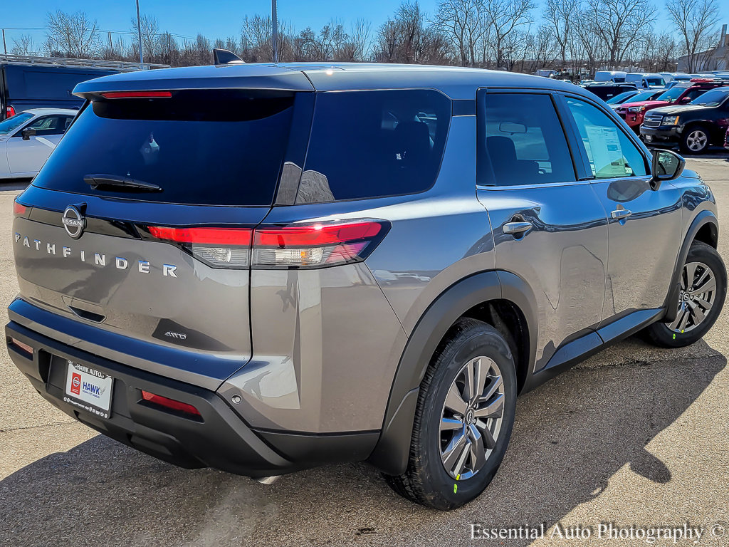 2025 Nissan Pathfinder S photo 7