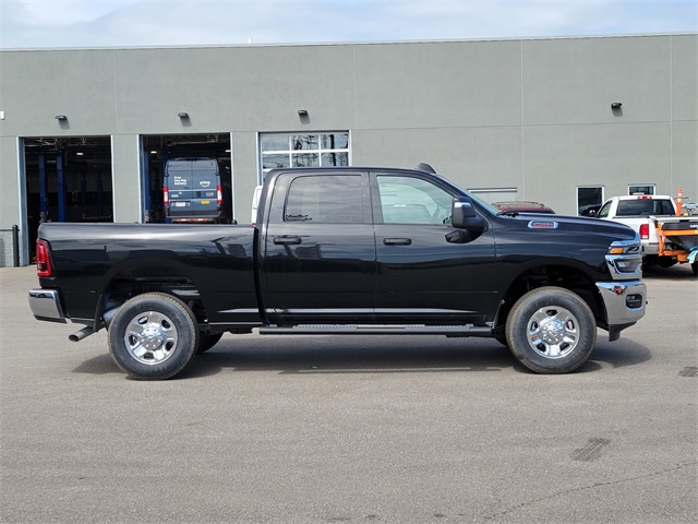 2025 Ram 2500 Tradesman photo 3