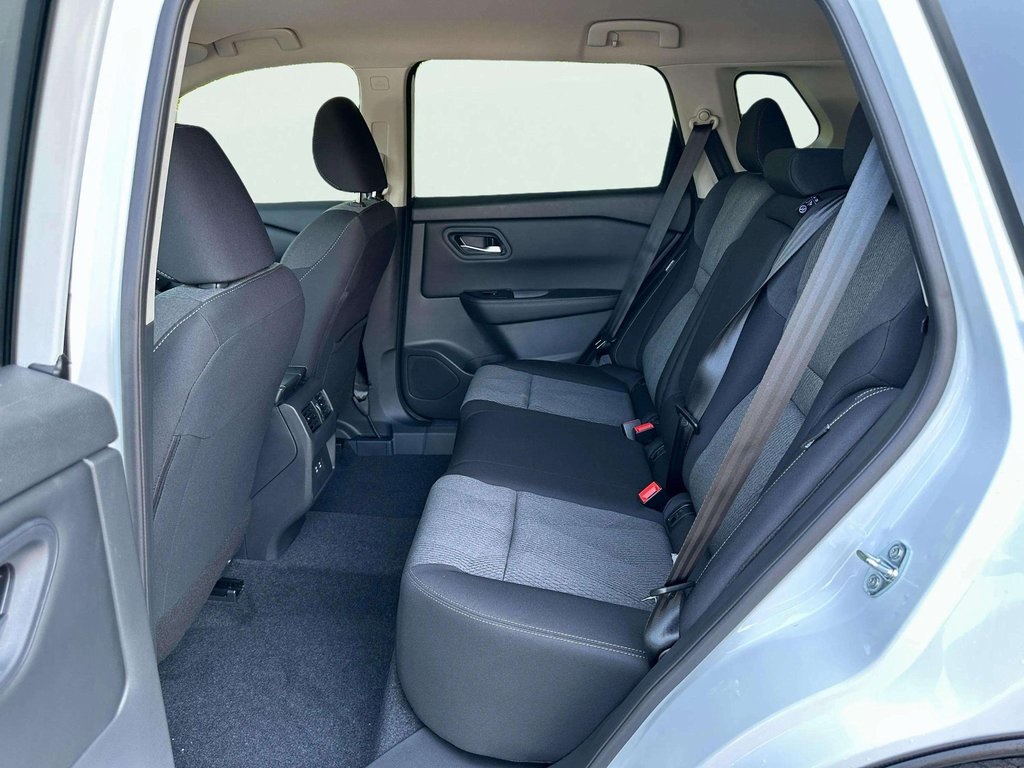 2026 Nissan Rogue SV photo 14