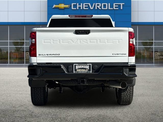 2025 Chevrolet Silverado 2500HD Custom photo 5
