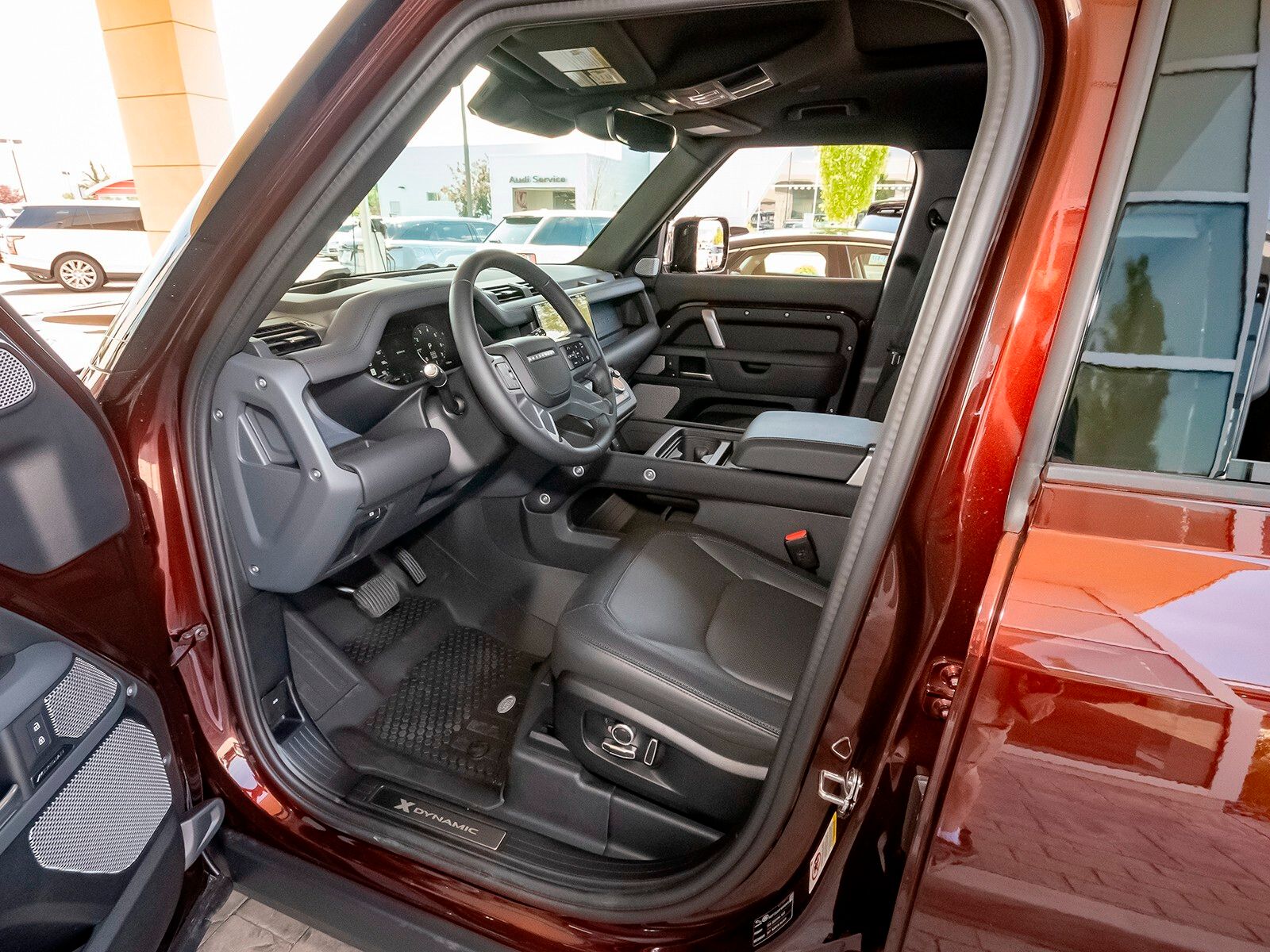 2024 Land Rover Defender 130 X-Dynamic SE photo 35