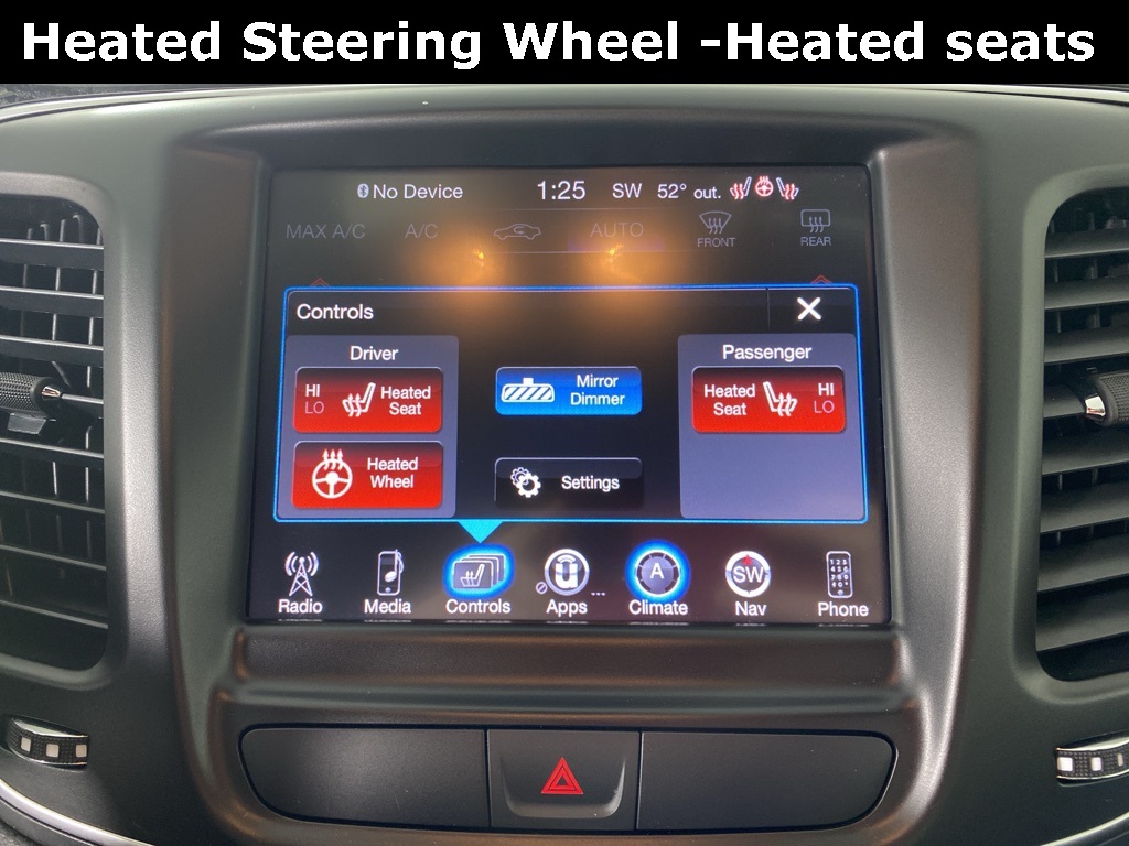 2016 Chrysler 200 C photo 2