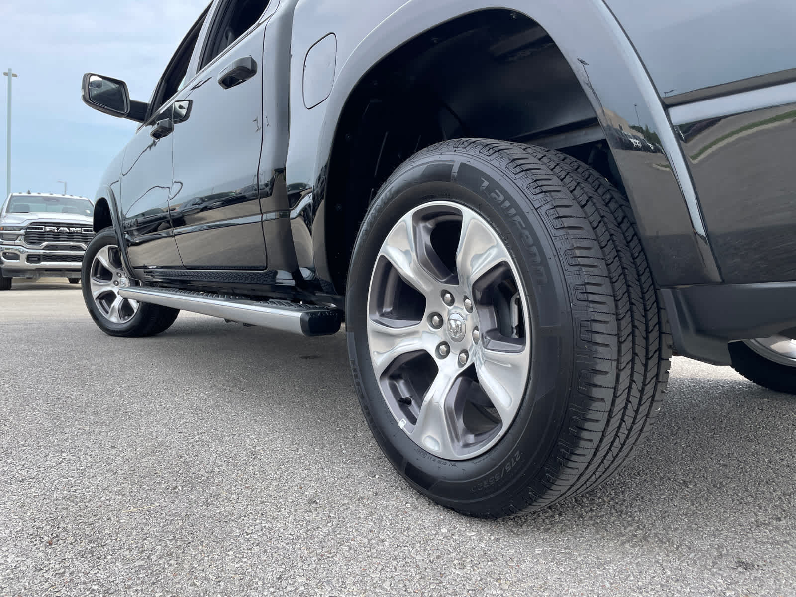 2022 Ram 1500 Laramie photo 6