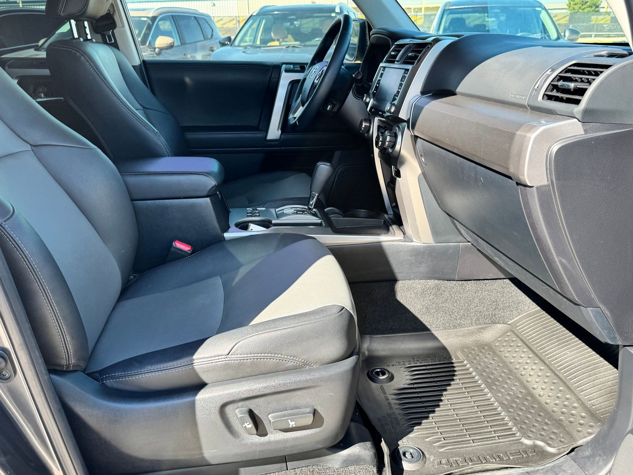 2021 Toyota 4Runner SR5 Premium photo 21