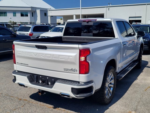 2023 Chevrolet Silverado 1500 High Country photo 2