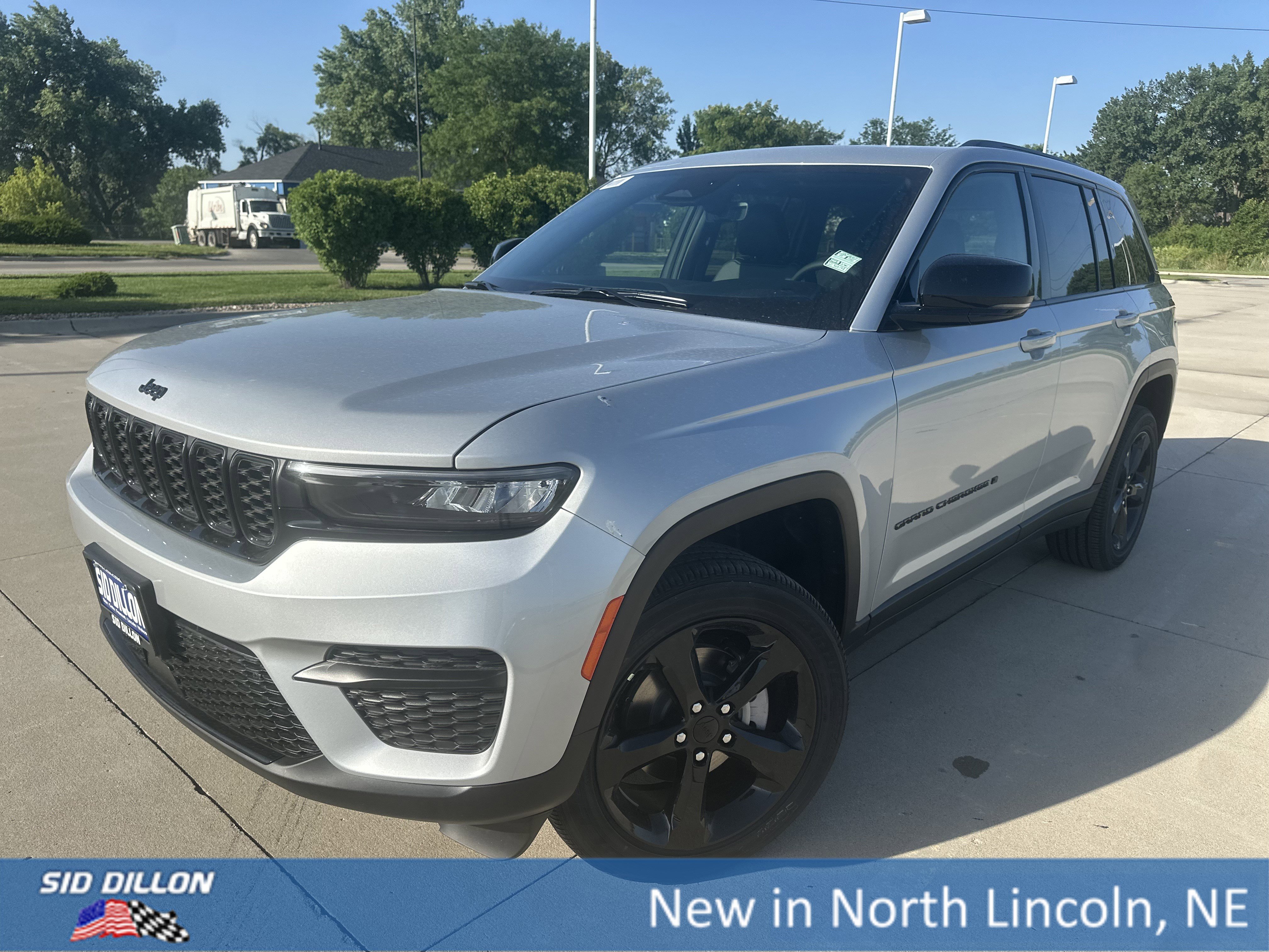 2025 Jeep Grand Cherokee Altitude's photo