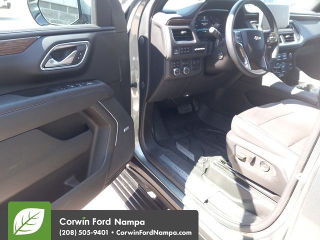 Used 2023 Green Chevrolet High Country image 12