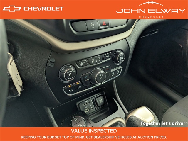 2017 Jeep Cherokee Latitude photo 23