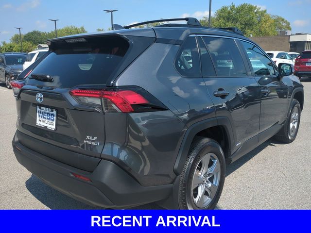 2023 Toyota RAV4 Hybrid XLE photo 2