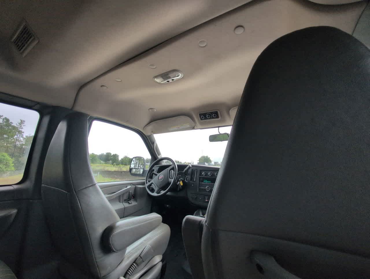 2023 Gmc Savana Passenger 3500 LS photo 18