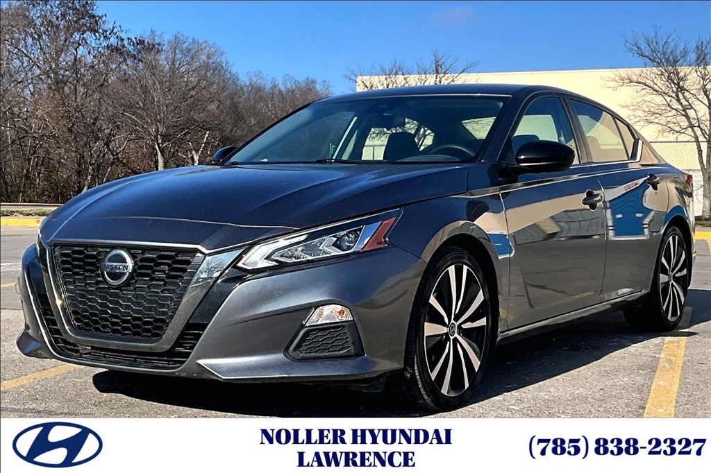 2022 Nissan Altima SR