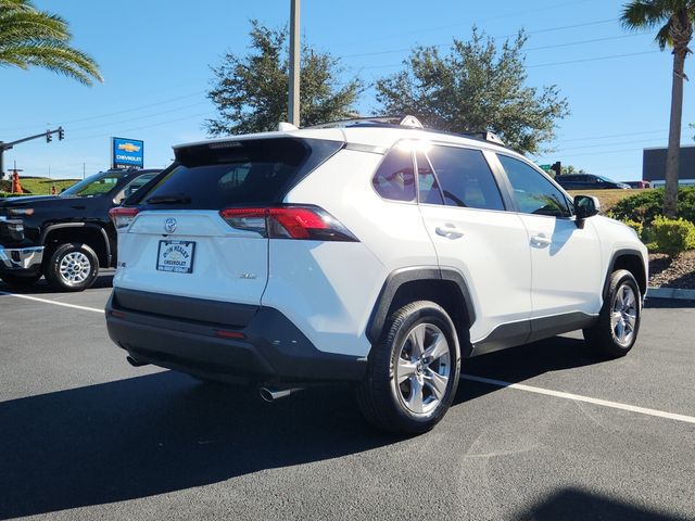 2022 Toyota RAV4 XLE photo 3