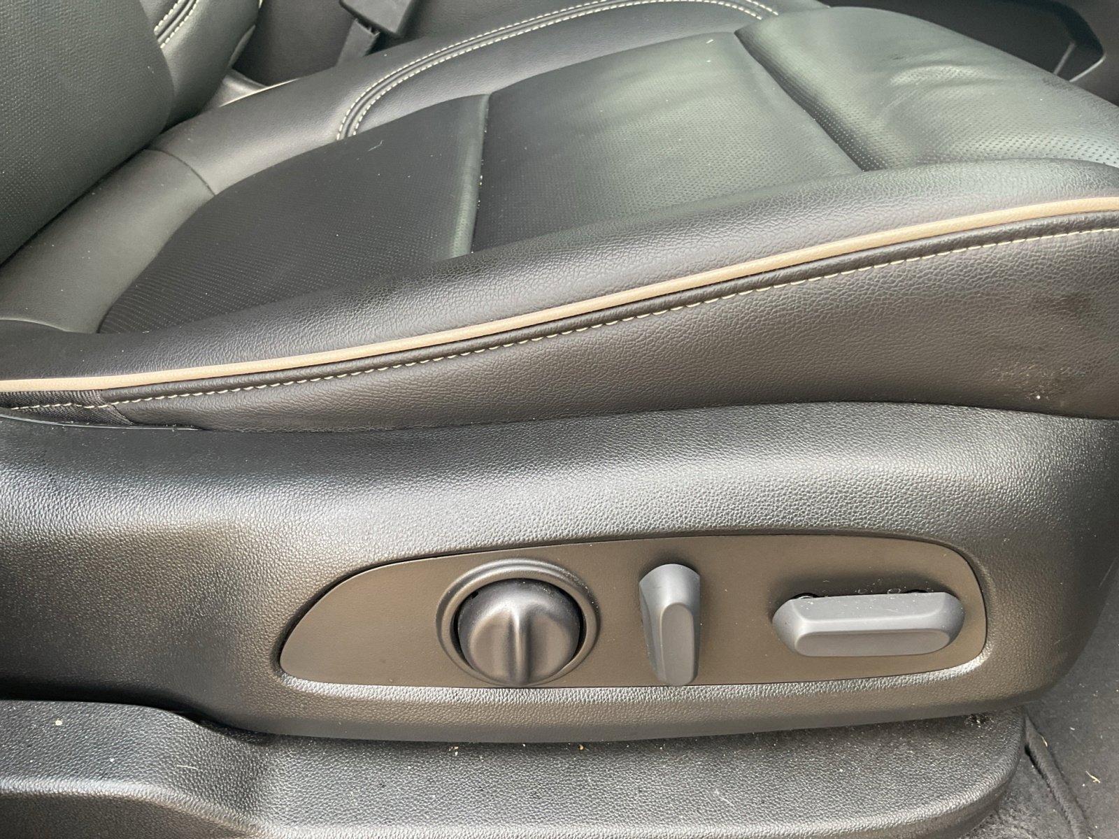 2023 Chevrolet Traverse Premier photo 26