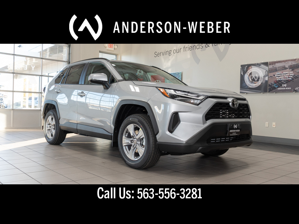 2025 Toyota RAV4 XLE's photo