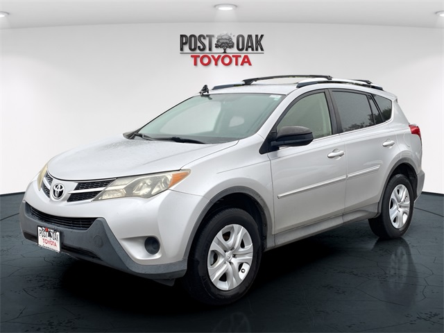 2014 Toyota RAV4 LE photo 3