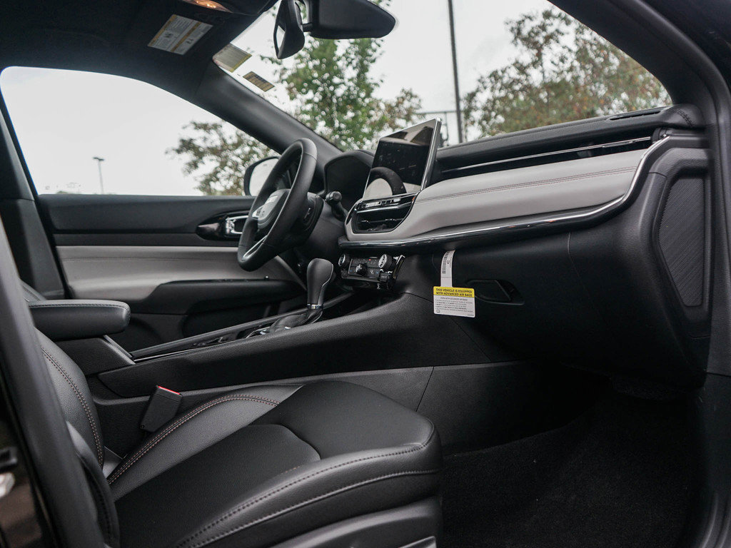 2025 Jeep Compass Limited photo 9