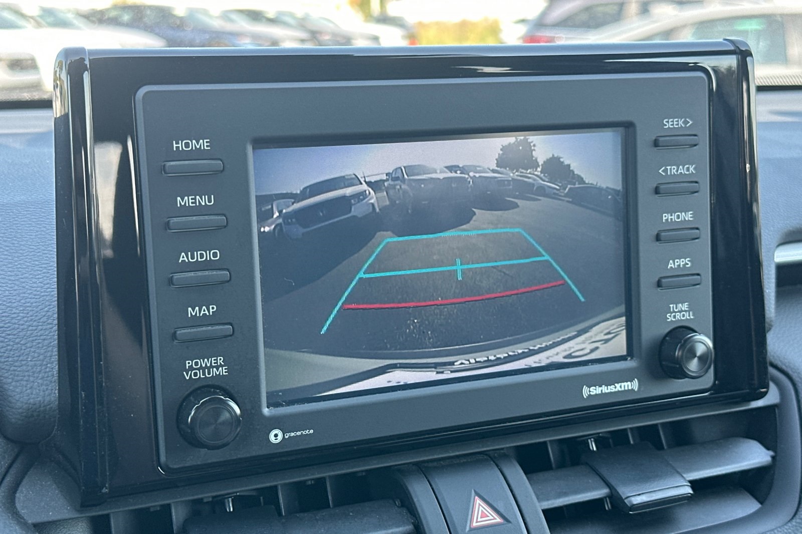 2022 Toyota RAV4 Hybrid XLE photo 22
