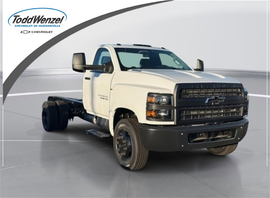 2024 Chevrolet Silverado 4500 Medium Duty Chassis Cab Work Truck's photo