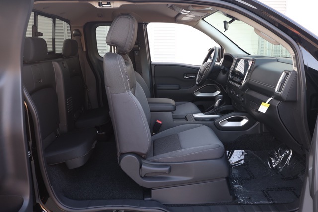 2025 Nissan Frontier King Cab SV photo 16