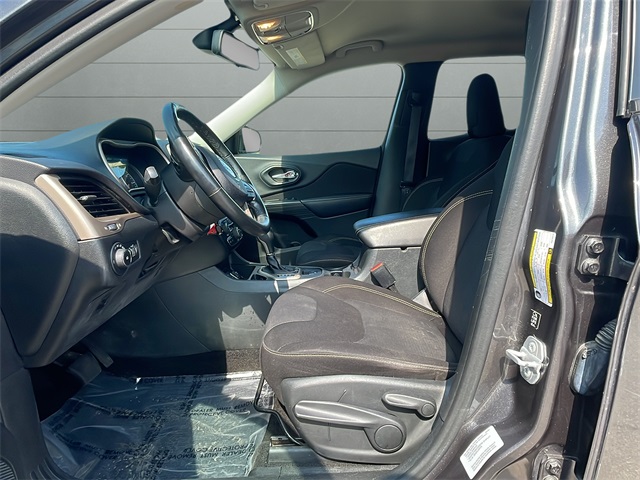 2015 Jeep Cherokee Latitude photo 9