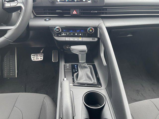 2025 Hyundai Elantra SEL Sport photo 10